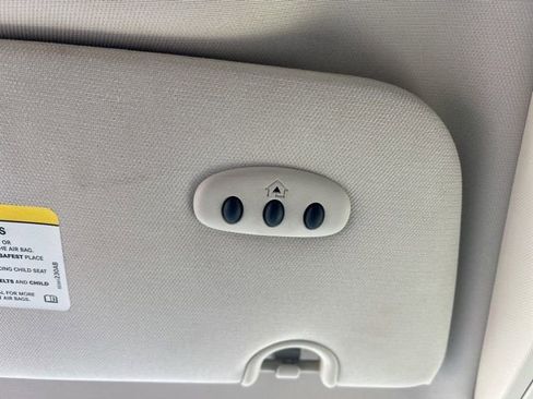 Used 2010 Dodge Grand Caravan SXT image 19