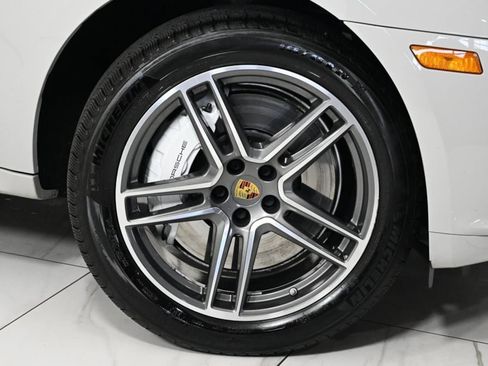 Used 2021 Porsche Macan Turbo w/ Premium Package Plus (PF0) image 14