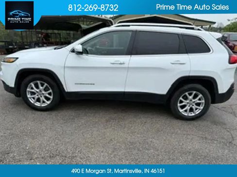 Used 2018 Jeep Cherokee Latitude Plus FWD image 3