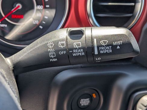 Used 2021 Jeep Wrangler Unlimited Rubicon w/ Cold Weather Group AWD/4WD image 23