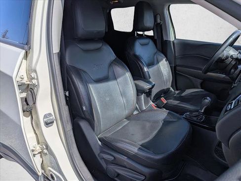 Used 2019 Jeep Compass Limited FWD image 19