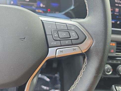 Certified 2023 Volkswagen Taos SE AWD/4WD image 17