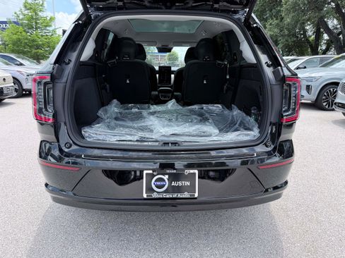 New 2026 Volvo EX90 Plus AWD/4WD image 25