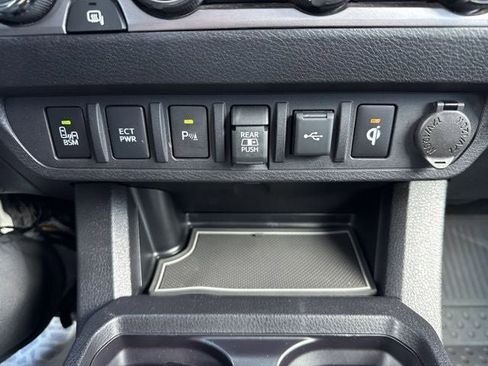 Certified 2023 Toyota Tacoma Limited AWD/4WD image 34