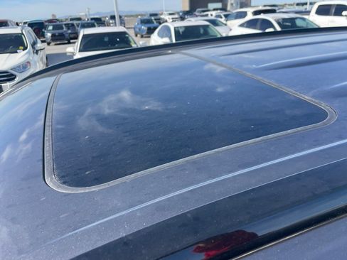 Used 2023 Toyota Highlander XSE image 5