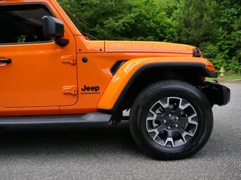 Used 2025 Jeep Wrangler Unlimited Sahara AWD/4WD image 34