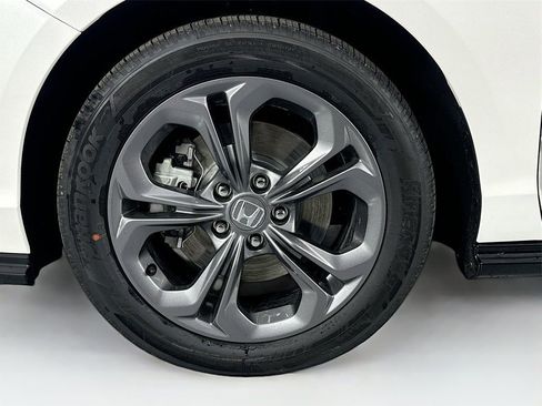 Certified 2025 Honda Accord EX-L image 13