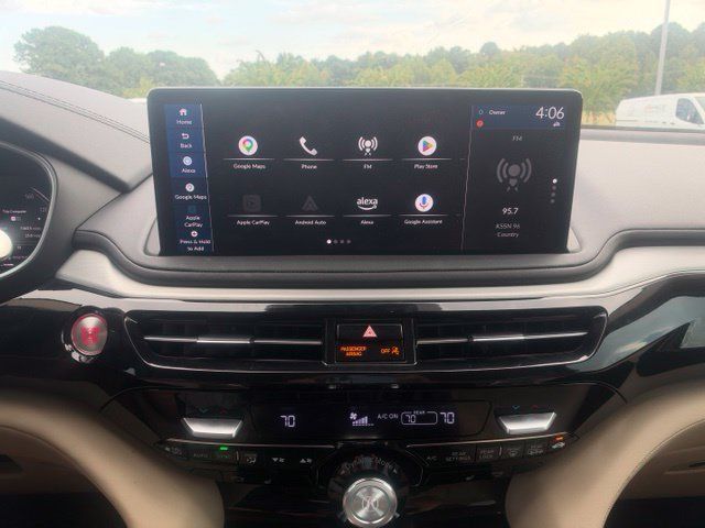 Used 2025 Acura MDX w/ Technology Package AWD/4WD image 13