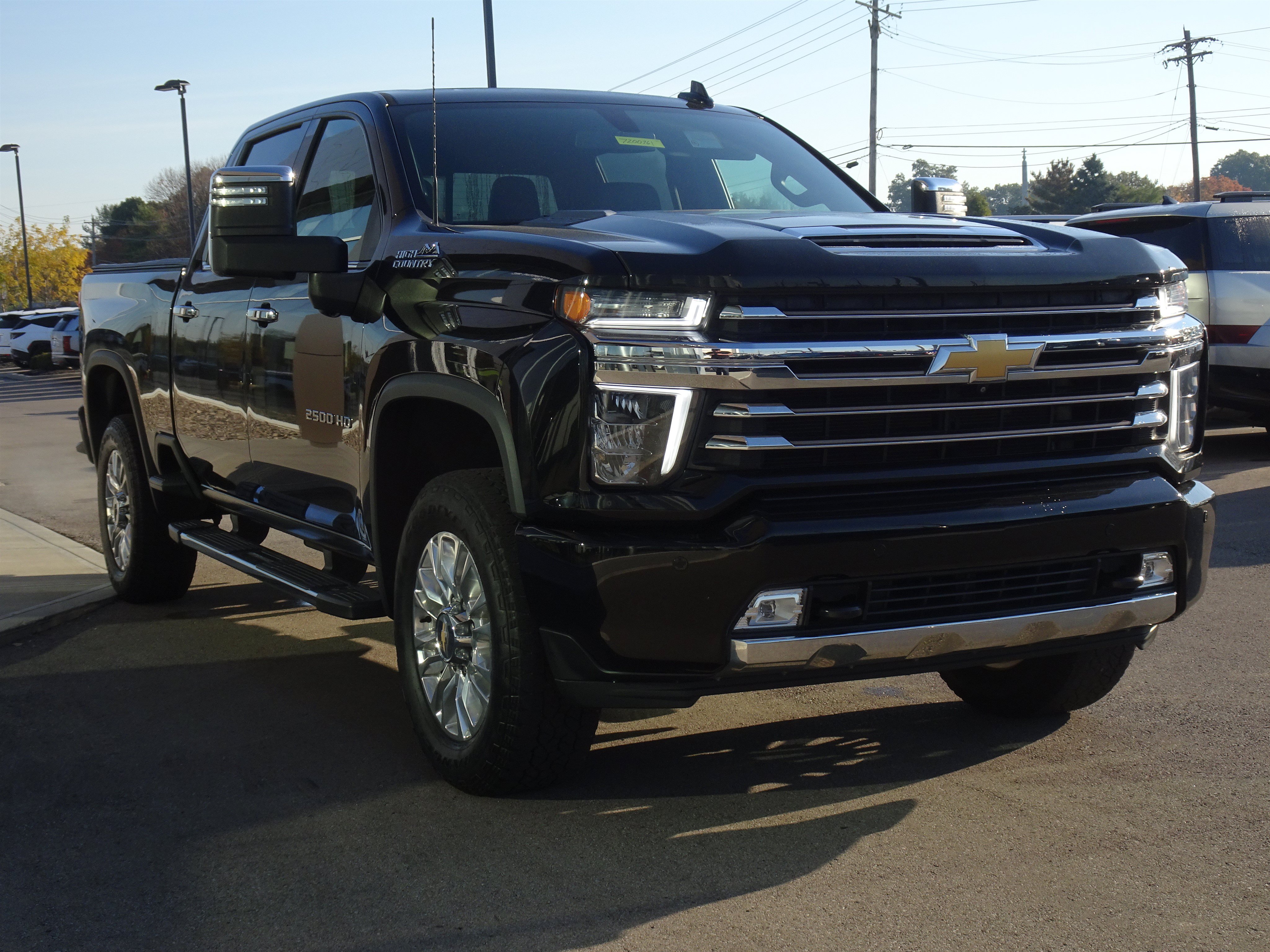 Used 2022 Chevrolet Silverado 2500 High Country w/ LPO, Dark Essentials Package AWD/4WD image 7