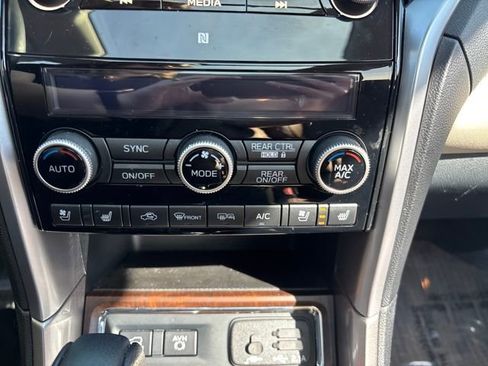 Used 2022 Subaru Ascent Touring image 20