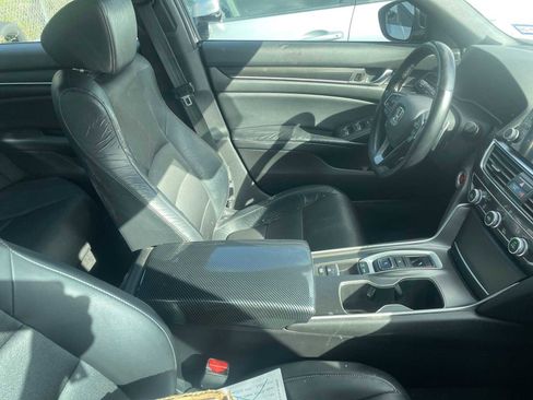Used 2018 Honda Accord Sport image 5