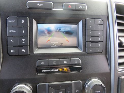 Used 2018 Ford F150 XLT image 18