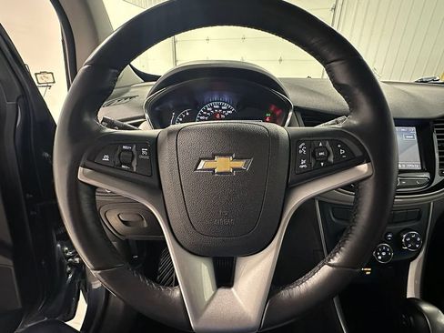Used 2019 Chevrolet Trax LT w/ LT Convenience Package AWD/4WD image 29