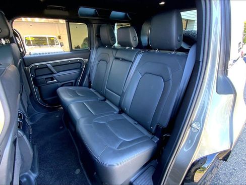 Used 2025 Land Rover Defender 110 X-Dynamic SE AWD/4WD image 22