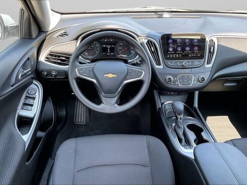 Used 2022 Chevrolet Malibu LT FWD image 5