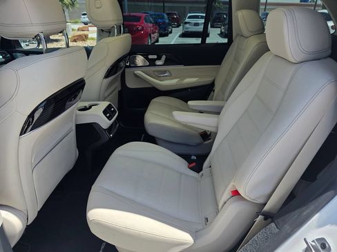 Used 2024 Mercedes-Benz GLS 580 4MATIC image 13