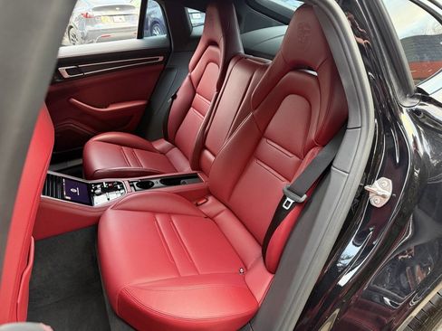 Used 2023 Porsche Panamera Platinum Edition image 32