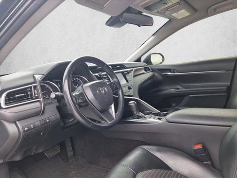 Used 2018 Toyota Camry SE image 9