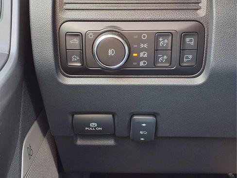 Used 2025 Ford F250 Lariat w/ Chrome Package image 11