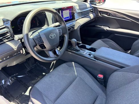 Used 2025 Toyota Camry LE w/ Convenience Package FWD image 16