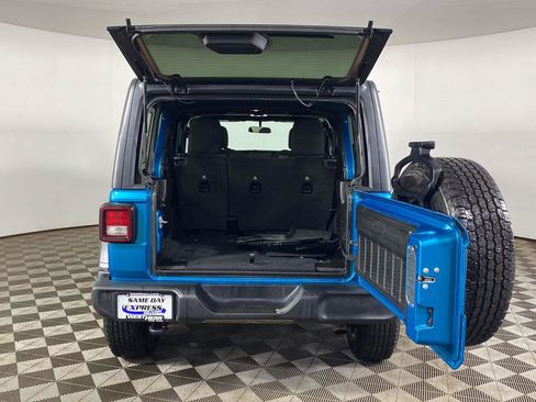 Used 2019 Jeep Wrangler Unlimited Sport S AWD/4WD image 26