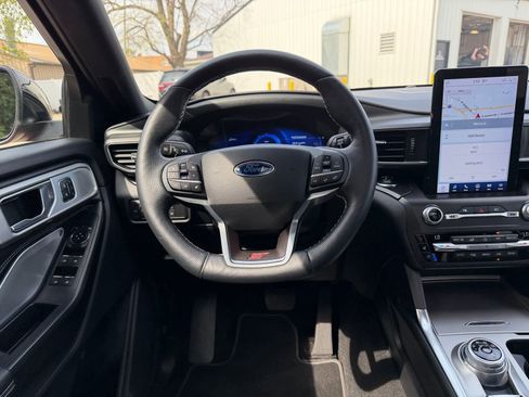 Used 2020 Ford Explorer ST w/ ST Street Pack image 13