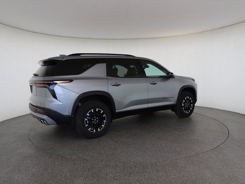 Used 2025 Chevrolet Traverse Z71 w/ Enhanced Driving Package image 19