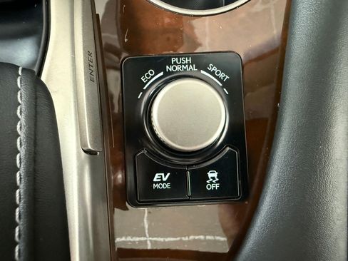 Used 2019 Lexus RX 450h AWD w/ Navigation Package image 17