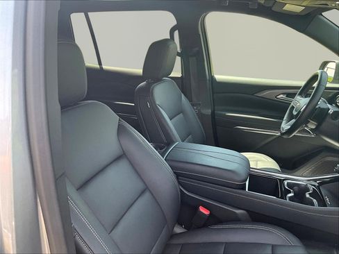 Used 2026 Chevrolet Traverse LT AWD/4WD image 29