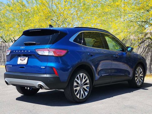 Used 2022 Ford Escape Titanium image 9