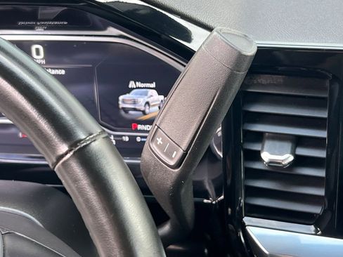 Used 2025 GMC Sierra 1500 SLT image 18