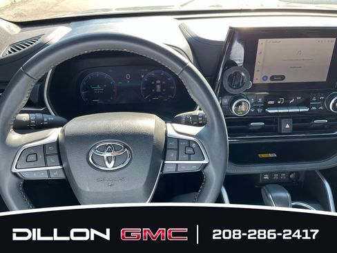 Used 2025 Toyota Highlander XSE AWD/4WD image 8