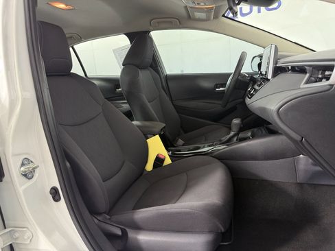 Used 2022 Toyota Corolla LE image 12