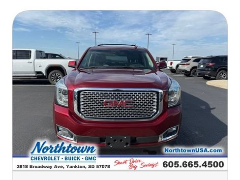 Used 2017 GMC Yukon XL Denali w/ Open Road Package AWD/4WD image 3