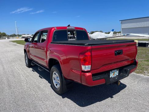 Used 2017 Toyota Tacoma SR image 6