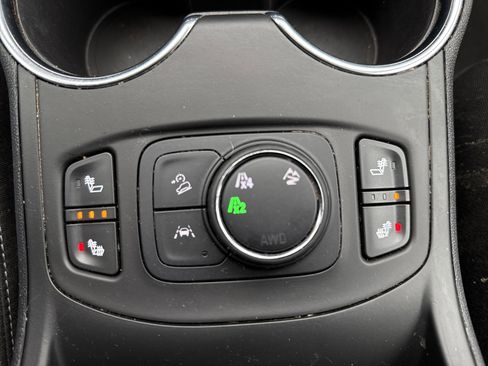 Used 2023 GMC Terrain SLE w/ Driver Convenience Package image 27