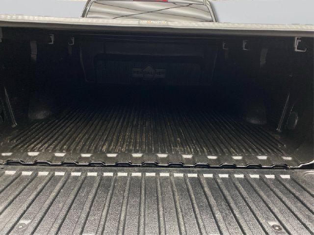Used 2018 Chevrolet Silverado 1500 LT AWD/4WD image 14