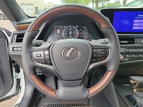 New 2025 Lexus ES 350 Ultra Luxury image 21