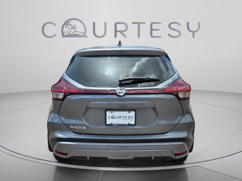 Used 2021 Nissan Kicks S FWD image 6