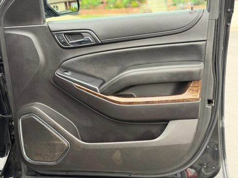 Used 2019 Chevrolet Tahoe 2WD w/ Remote Keyless Entry Package image 24