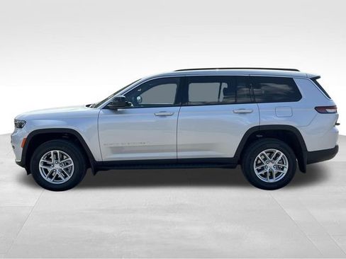 New 2025 Jeep Grand Cherokee L Laredo image 4