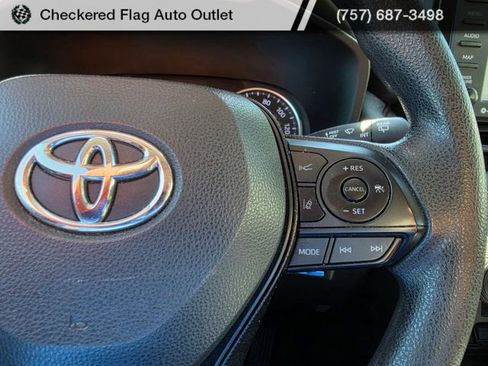 Used 2021 Toyota RAV4 LE AWD/4WD image 15