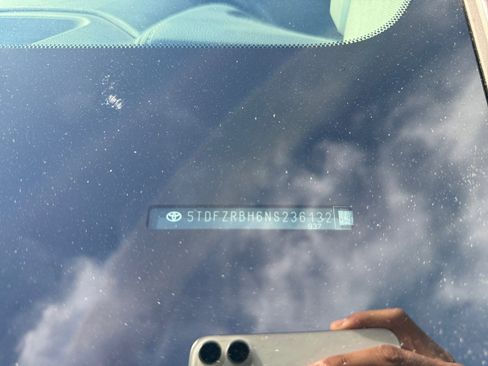 Used 2022 Toyota Highlander Platinum image 25