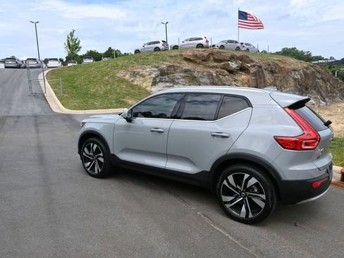 Used 2024 Volvo XC40 B5 Plus w/ Protection Package Premier AWD/4WD image 10