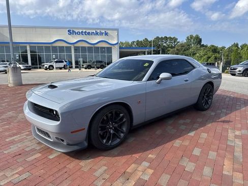 Used 2021 Dodge Challenger R/T Scat Pack RWD image 4