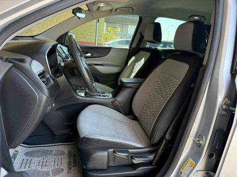 Used 2020 Chevrolet Equinox LS w/ LPO, Floor Liner Package FWD image 17