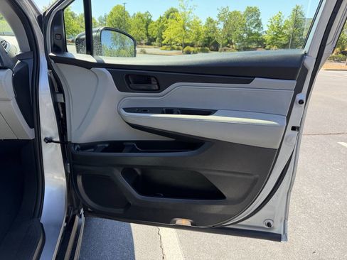 Used 2018 Honda Odyssey EX-L image 19