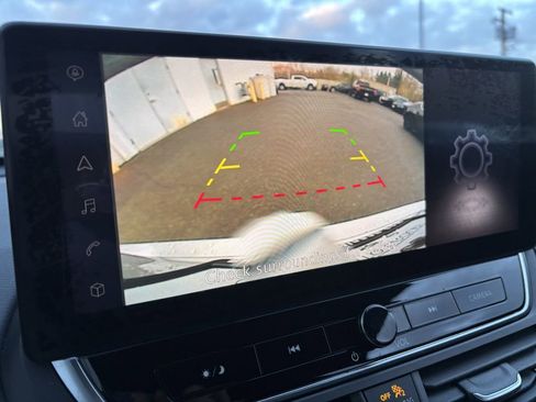 Used 2024 Nissan Altima 2.5 SV w/ SV Premium Package image 32