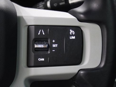 Used 2022 Land Rover Defender 90 X-Dynamic S image 16