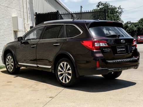 Used 2017 Subaru Outback 2.5i Touring AWD/4WD image 10